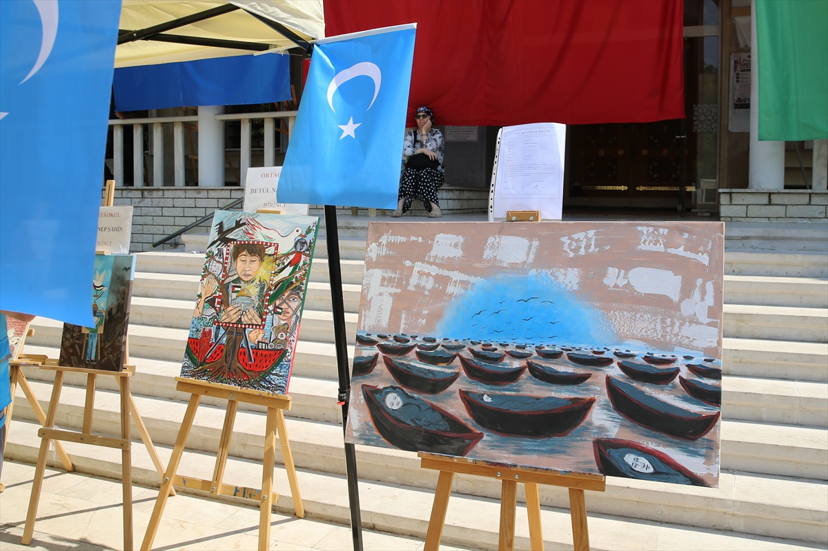 Fırçalar Gazze İçin Sergilendi