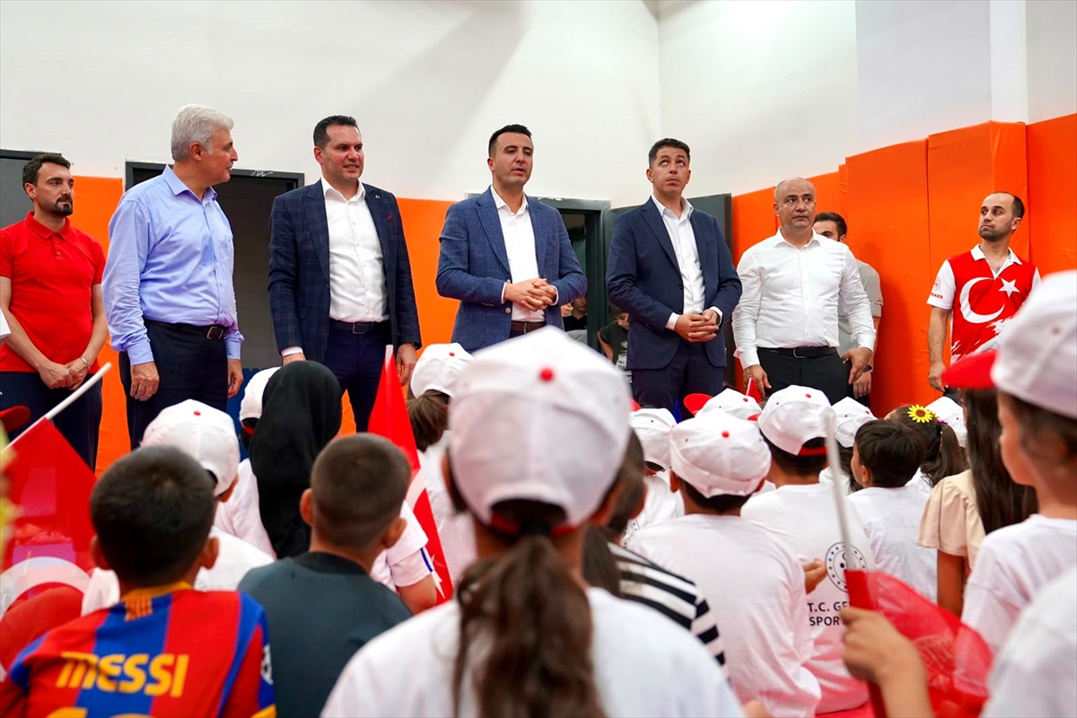 Diyarbakır\'da Okullara Spor Alanları