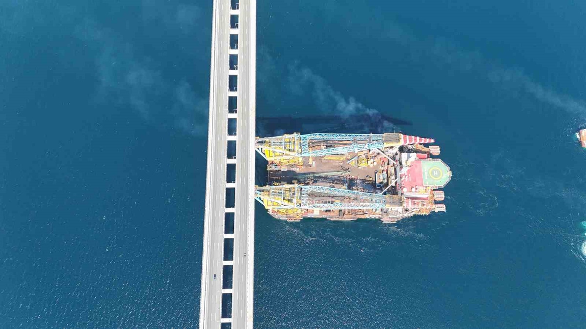 Saıpem 7000, Çanakkale Köprüsü\'nden Geçti