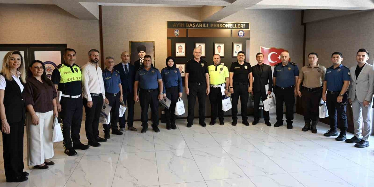 Düzce\'de Başarılı Polisi Ödüllendirildi