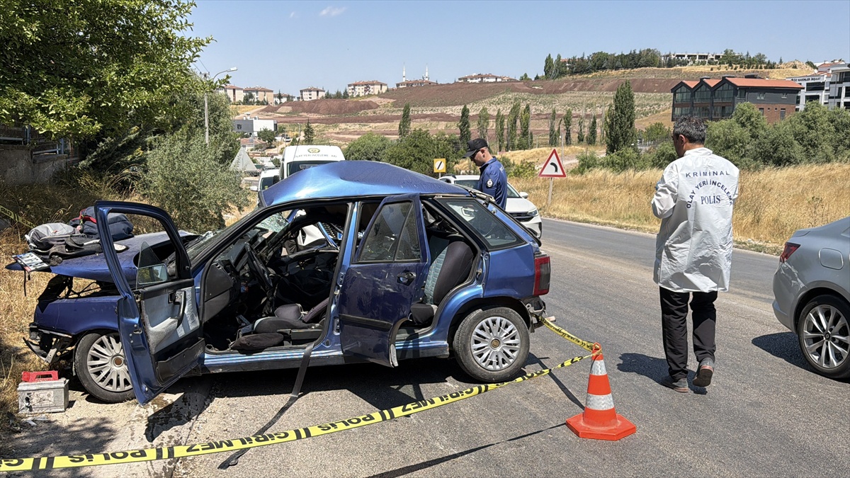 Eskişehir\'de Trafik Kazası: 1 Ölü, 2 Yaralı