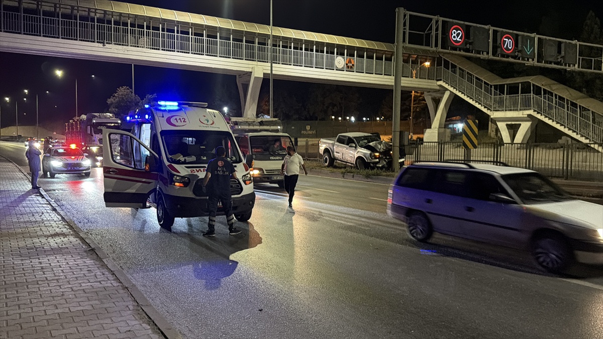 Eskişehir\'de Alkollü Sürücü Kaza Yaptı