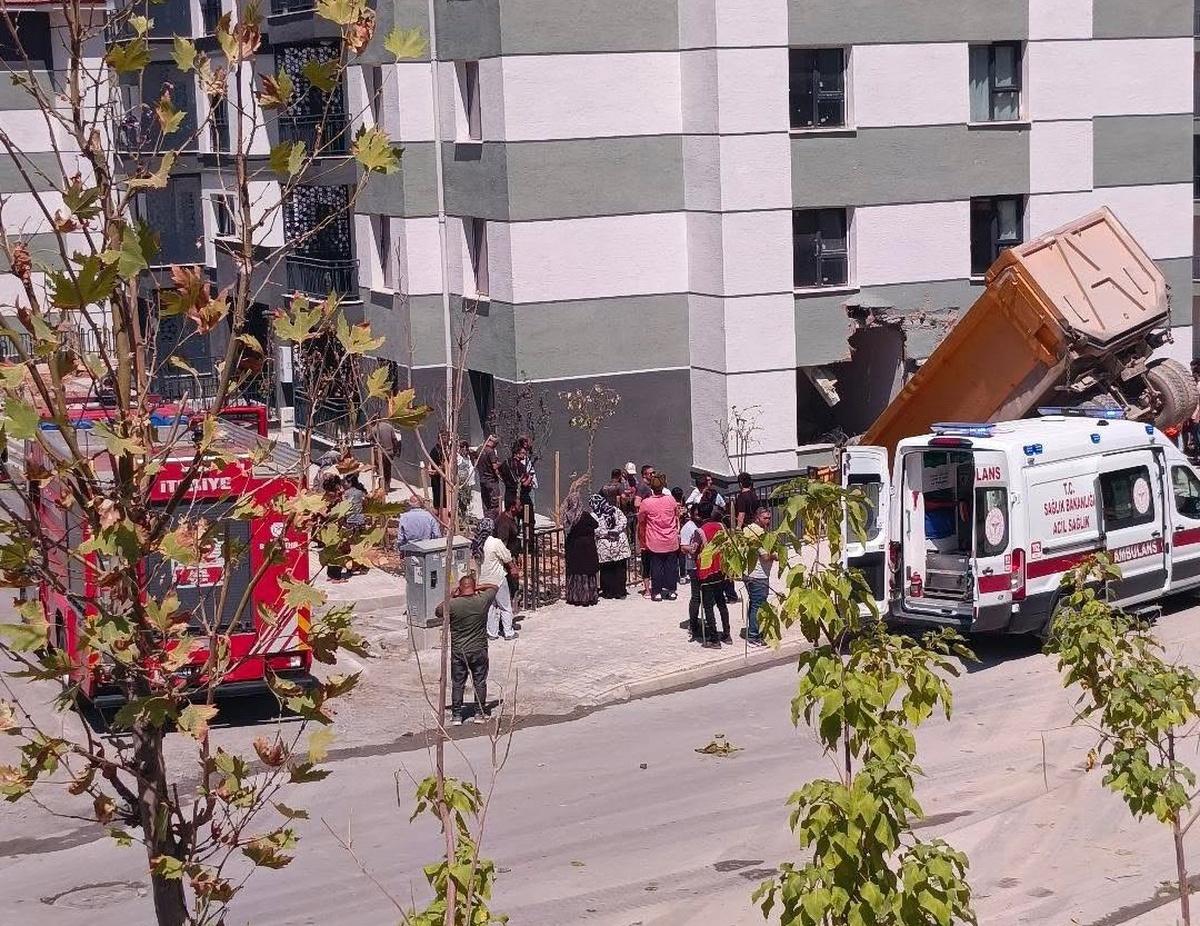 Freni Boşalan Kamyonun Kazası