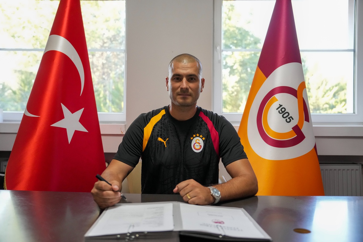 Eren Derdiyok Genç Takımın Başına Geçti