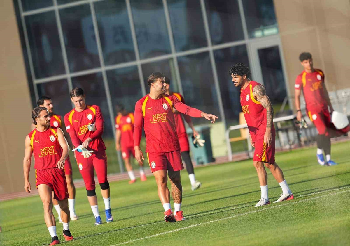 Galatasaray Yeni Sezon Hazırlıklarını Sürdürüyor