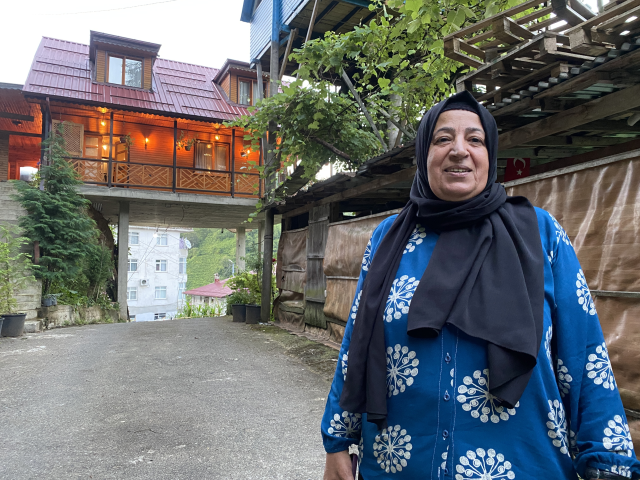 Karadeniz'in pratik zekası yine şaşırttı: Yolun 7.5 metre üstüne dev villa yaptı