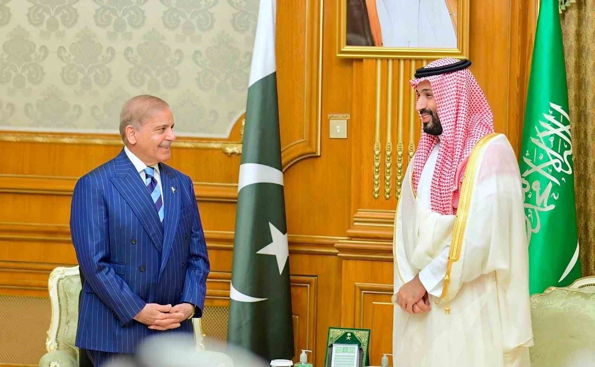 Şehbaz Şerif Suudi Arabistan\'da