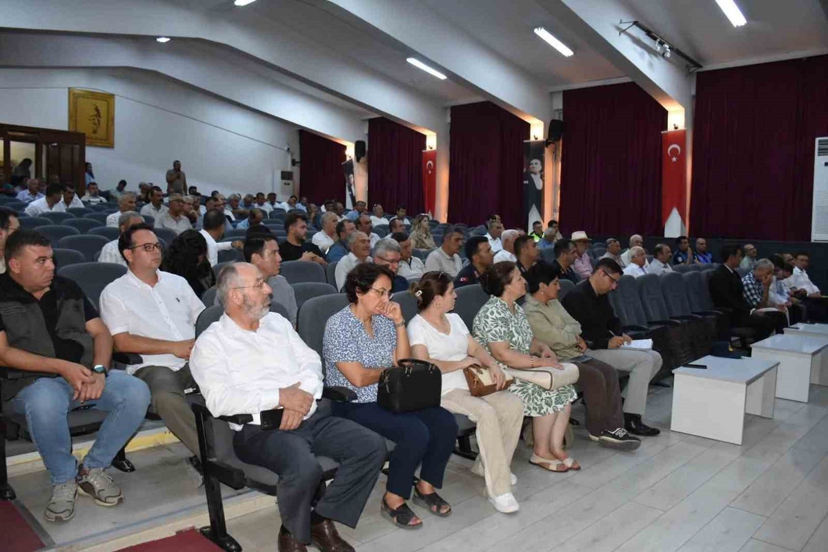 Salihli\'de Muhtarlar Toplantısı Yapıldı