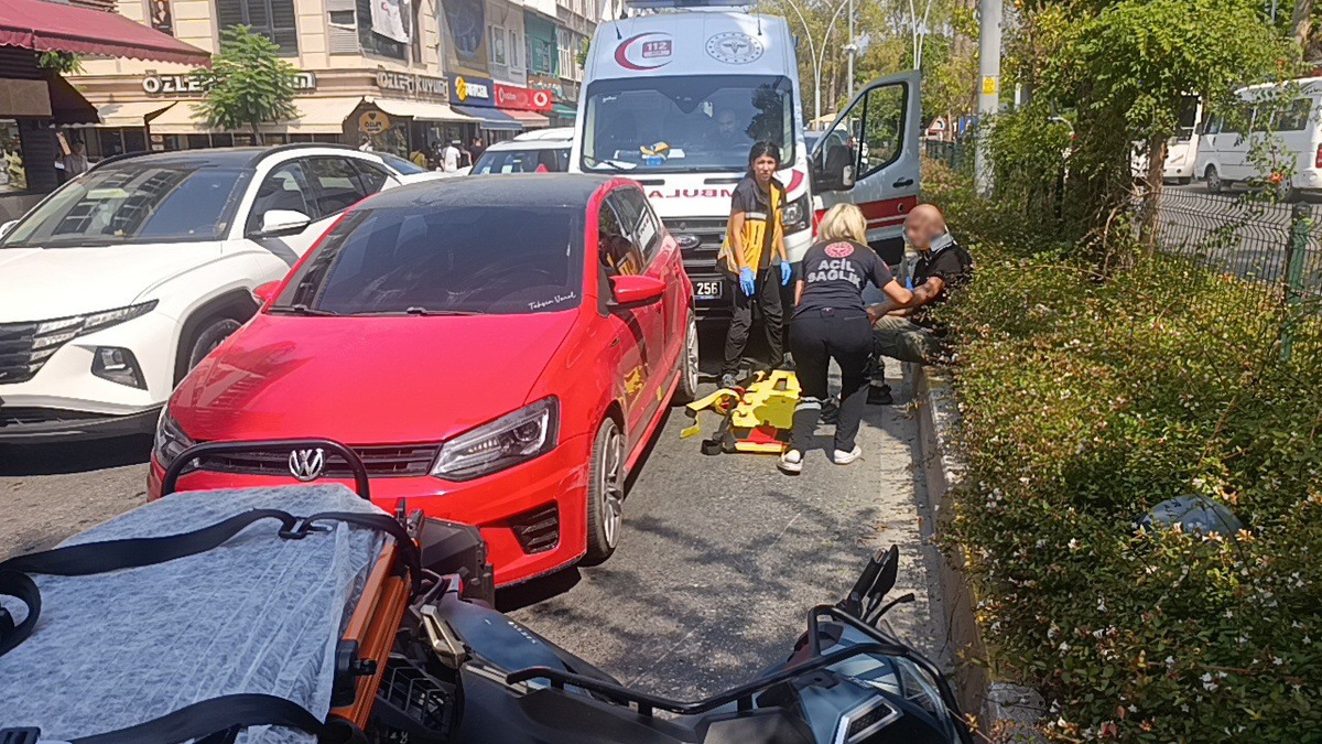 Manavgat\'ta Otomobil Motosiklete Çarptı