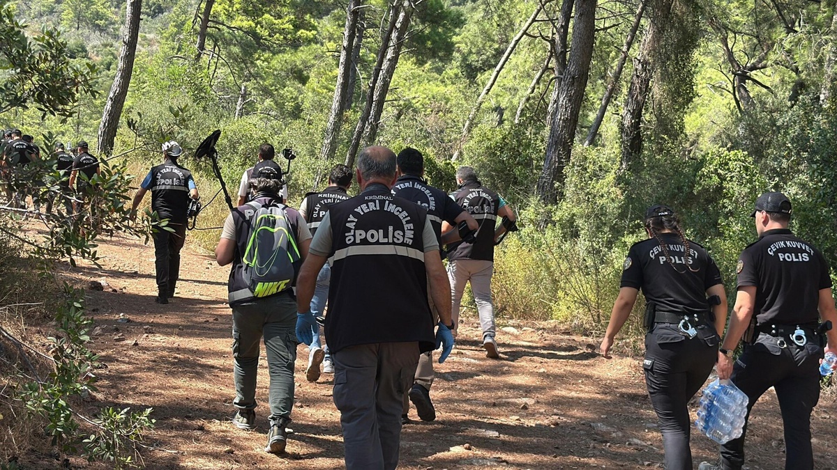 Suikast timindeki FETÖ mensubu Karatepe\'nin gösterdiği bölgede arama