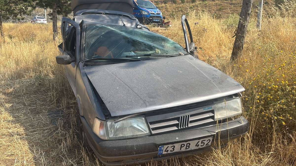 Tavşanlı\'da Takla Atan Otomobilde Sürücü Yaralandı