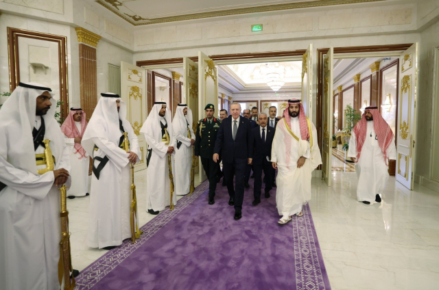 Türkiye, Suudi Arabistan ve Pakistan üçlü savunma anlaşmasını imzaladı.
