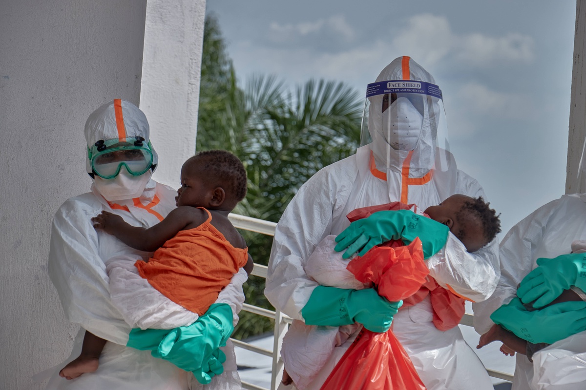 Kongo\'da Ebola Salgını: 330 Çocuk Hayatını Kaybetti