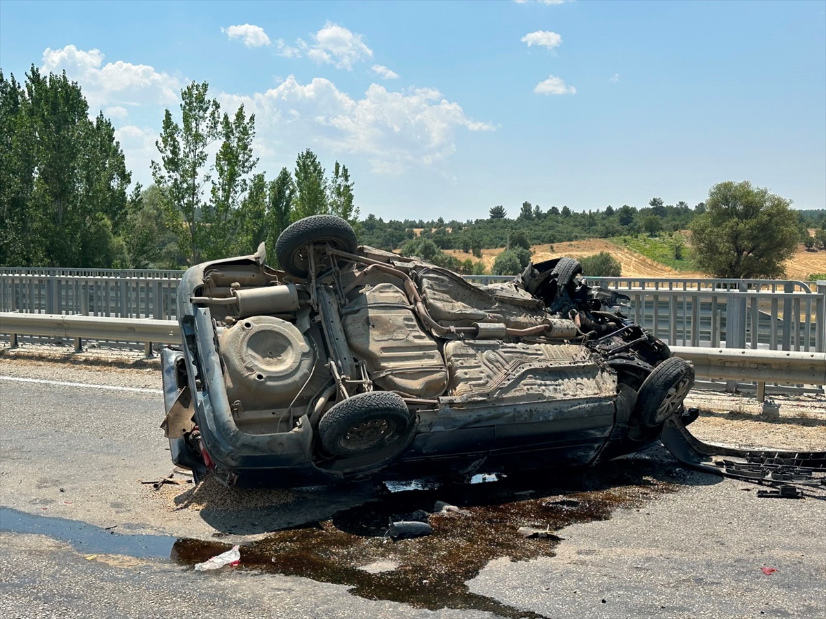 Uşak\'ta Trafik Kazası: 4 Yaralı