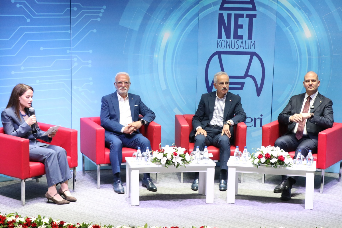 Bakan Uraloğlu Kayseri\'de YHT ve Bulvar Açılışı Programlarına Katıldı