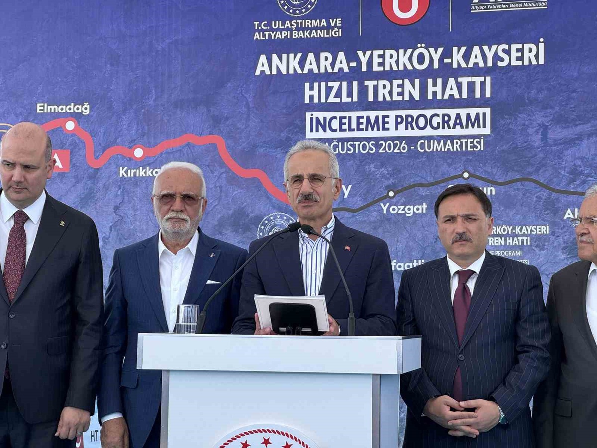 Bakan Uraloğlu: Yerköy-Kayseri Hızlı Tren Projesi\'nin Yarısı Tamamlandı