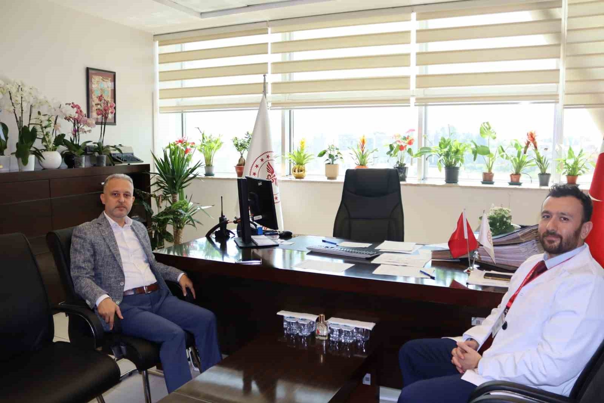 Başhekim Özdemir, Yılmaz ile Görüştü