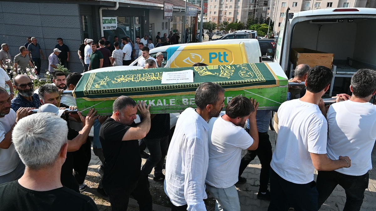 Genç Siyasetçi Trafik Kazasında Hayatını Kaybetti