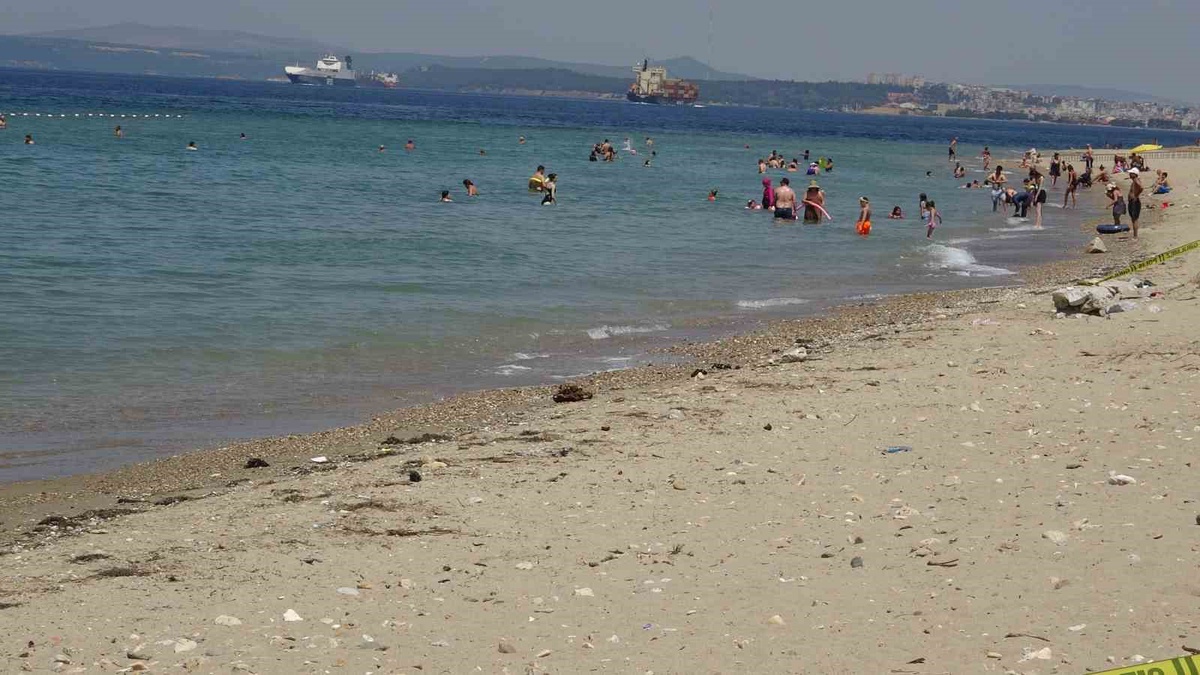 Denize giren vatandaş savaştan kalma askeri mühimmat buldu