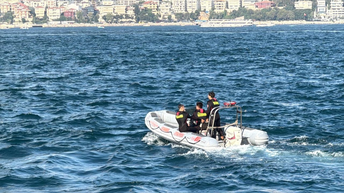Fatih\'te Kardeşler Denizde Boğulma Tehlikesi Geçirdi