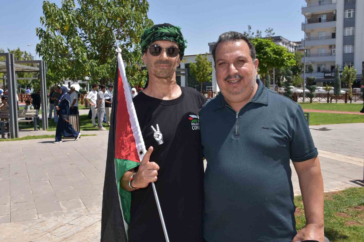 Fransız Aktivist Müslüman Oldu