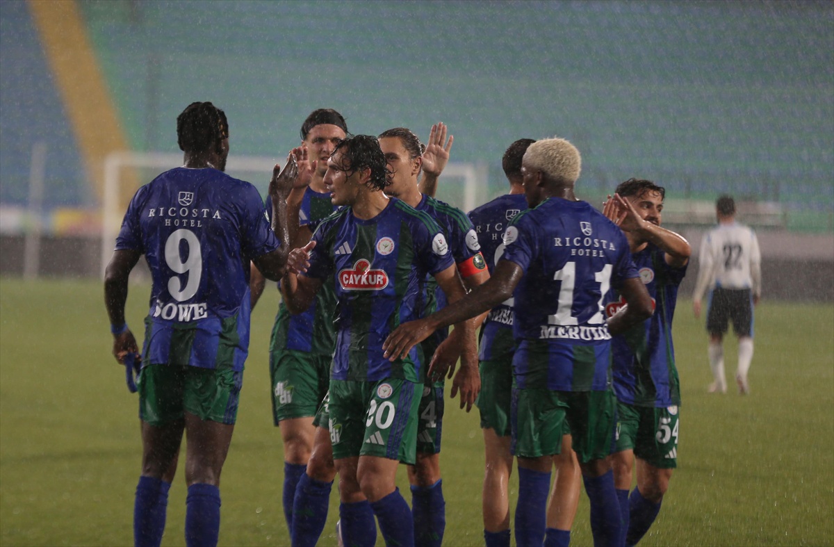 Rizespor, Pyramids\'ı 2-1 Devirdi