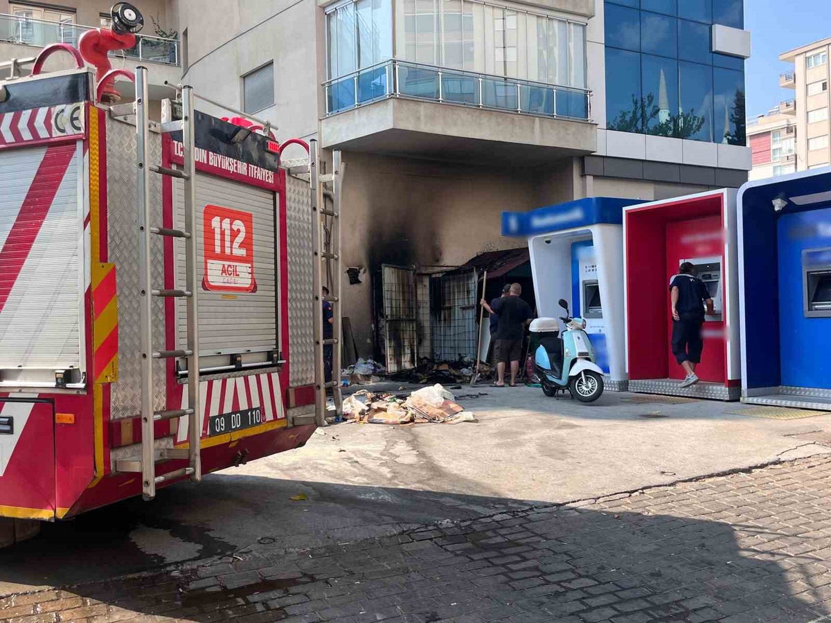 Geri Dönüşüm Kutusunda Yangın Çıktı