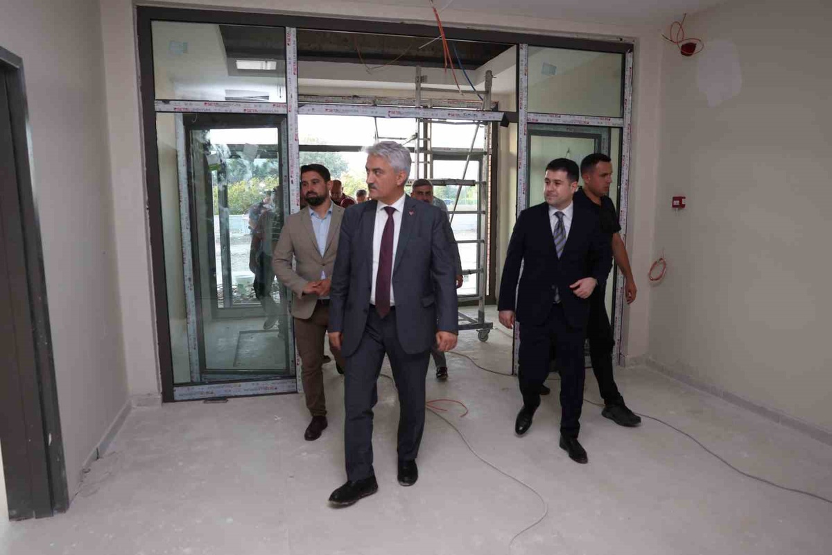Vali Makas, Gölyaka Ortaokulu İnşaatını İnceledi