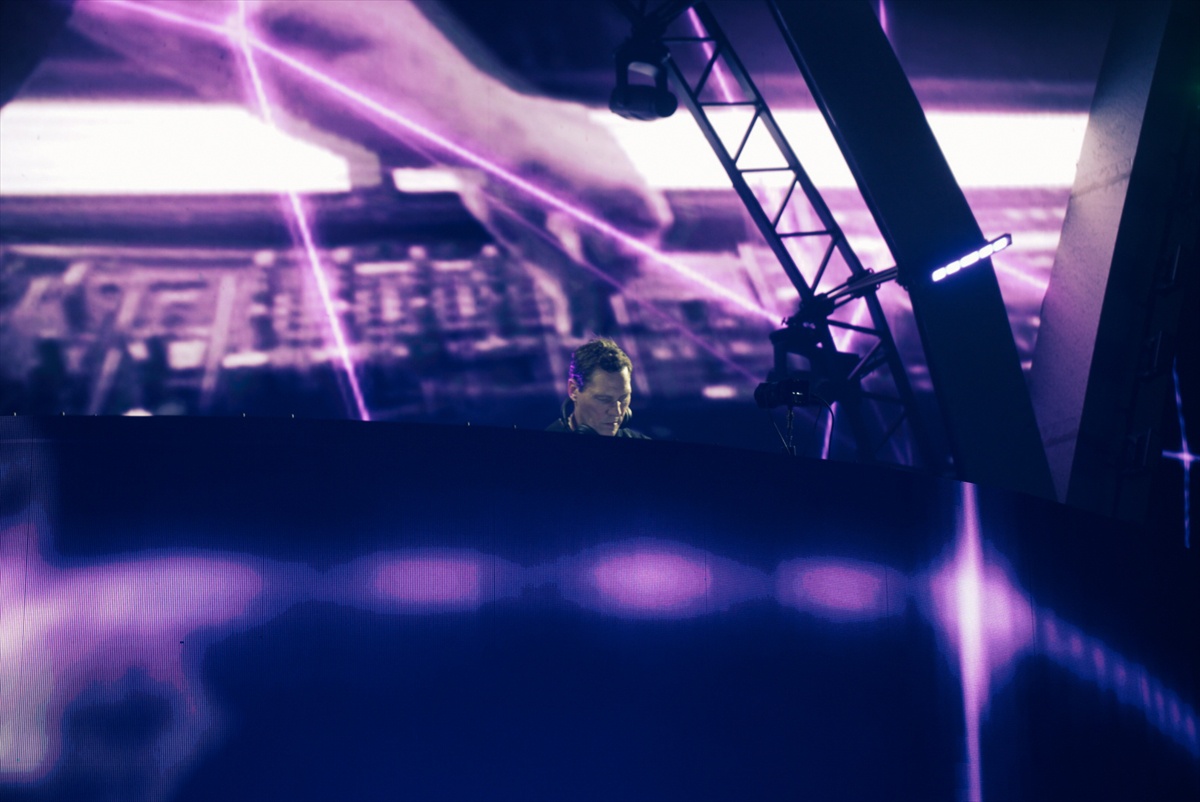Tiesto İstanbul\'da Müzikseverlerle Buluştu