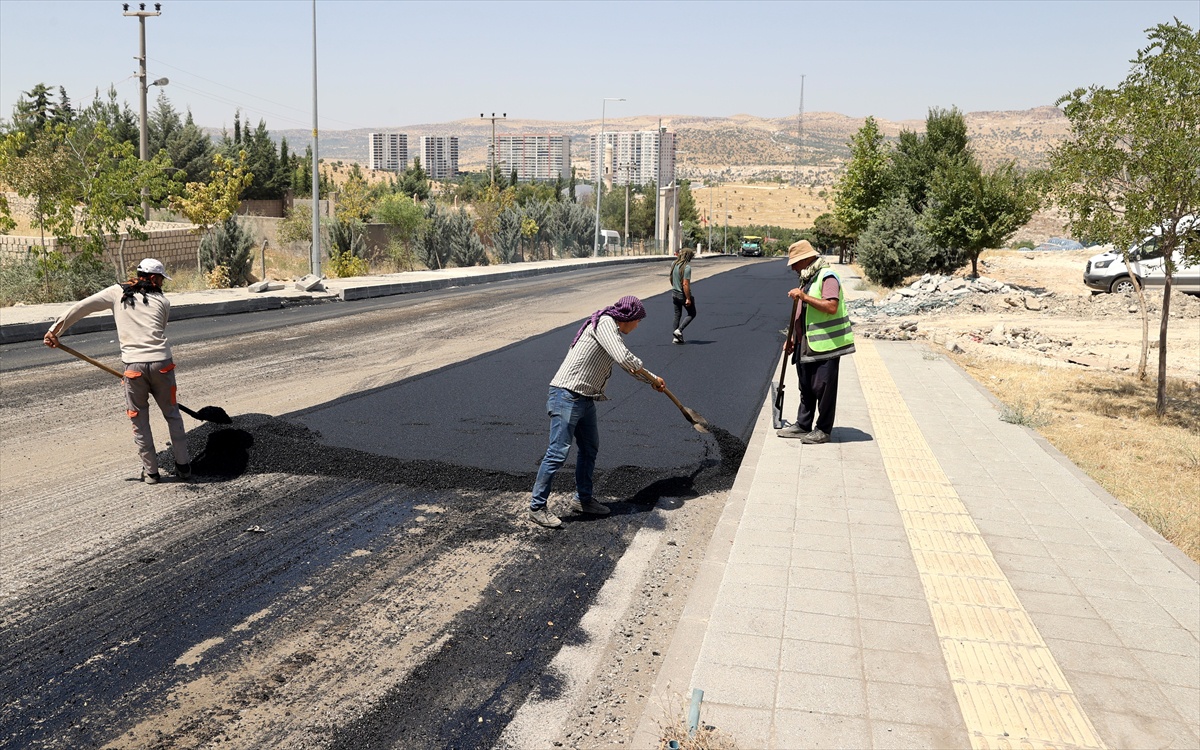 Güneydoğu\'da Aşırı Sıcaklar İşçileri Zorluyor