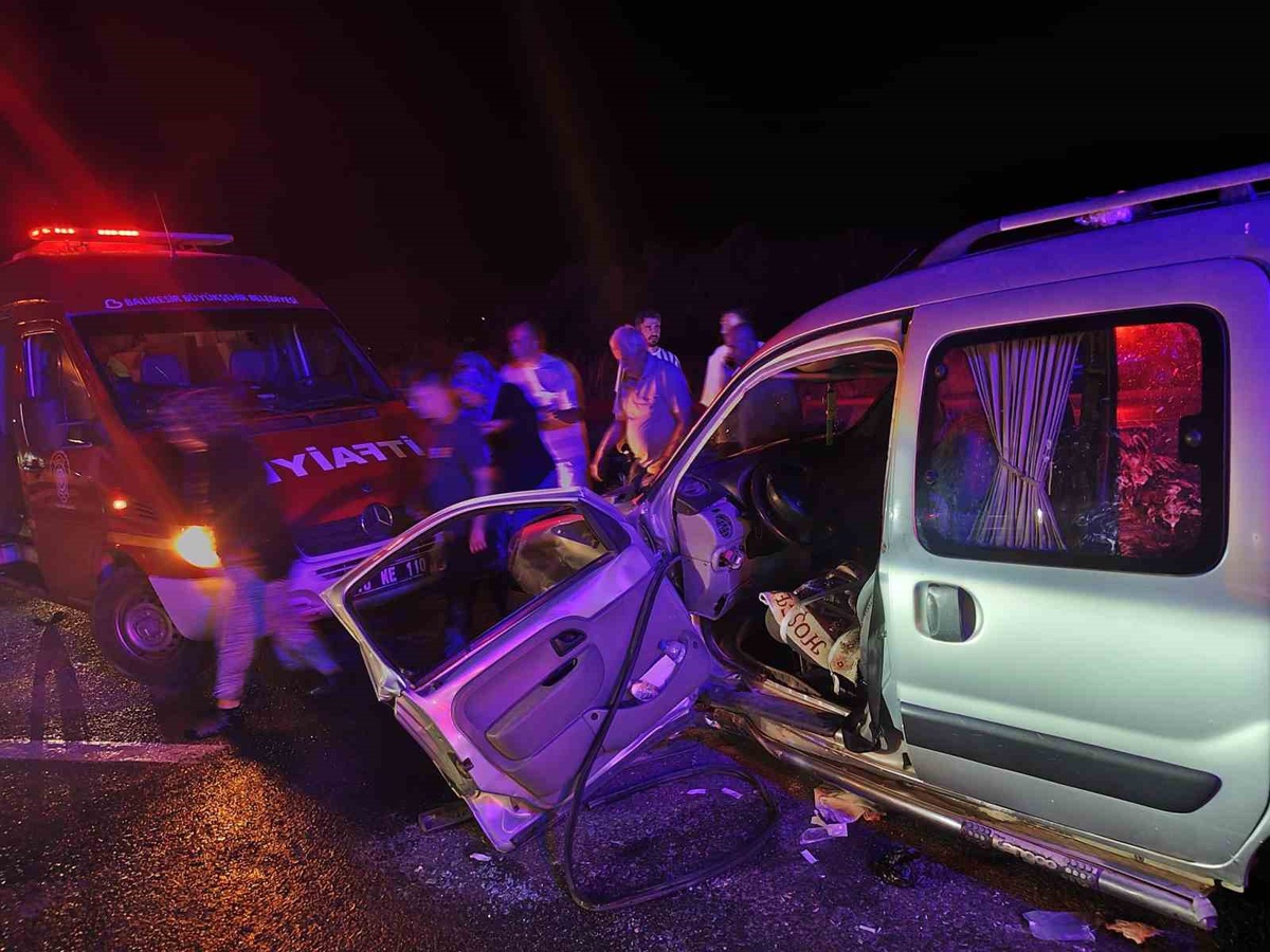 Havran\'da Trafik Kazası: 4 Yaralı