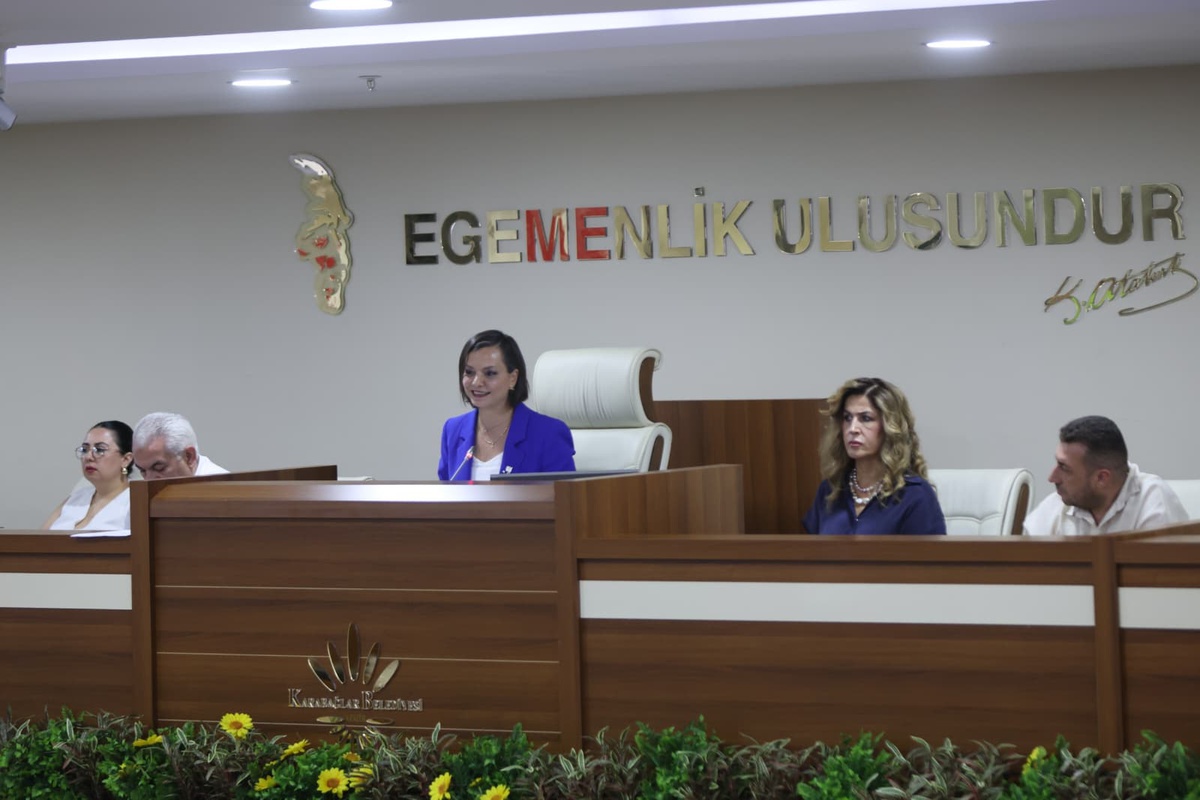 Karabağlar Meclisi\'nde Yeni Dönem: Komisyonlar ve Grup Başkanları Belirlendi