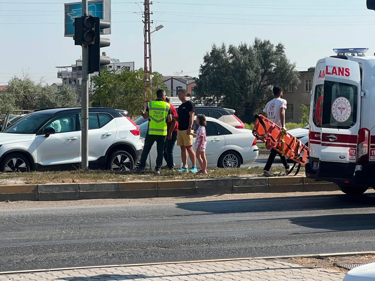 Karapınar\'da Trafik Kazası: 2 Yaralı