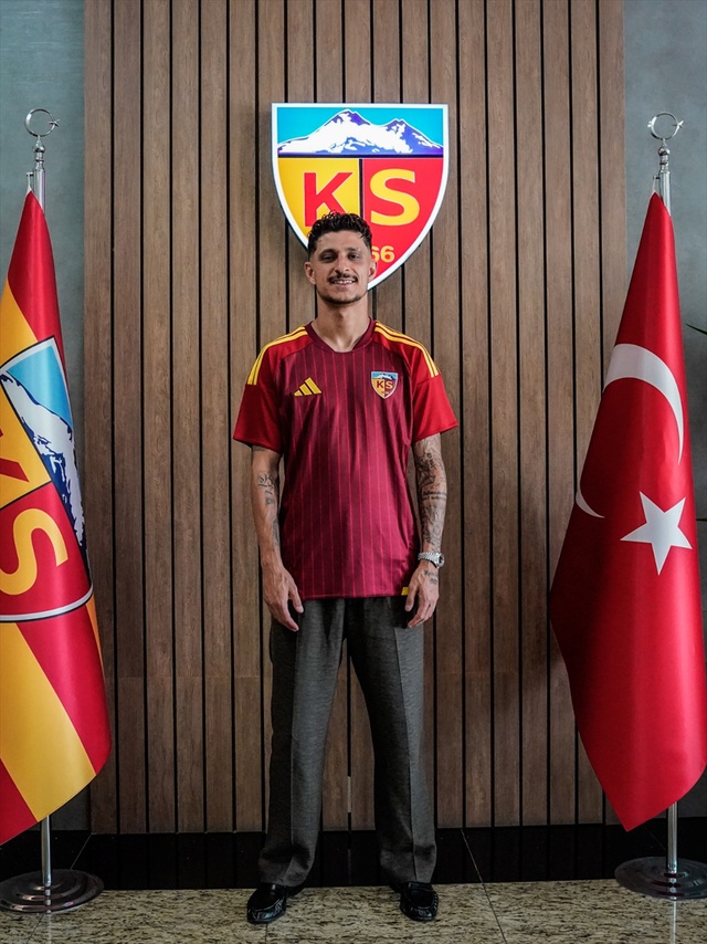 Süper Lig'den düşen takımdan transfer şov! 15 futbolcu birden aldılar