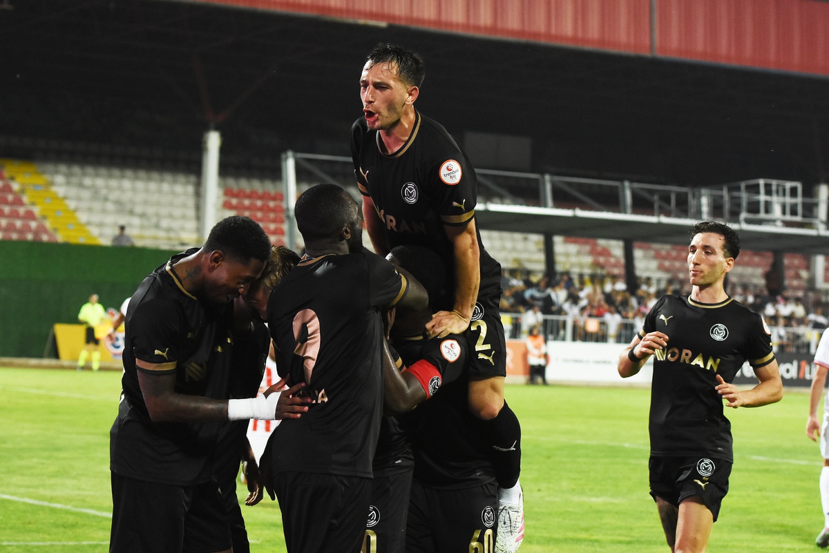 Manisa FK Deplasmanda Galip