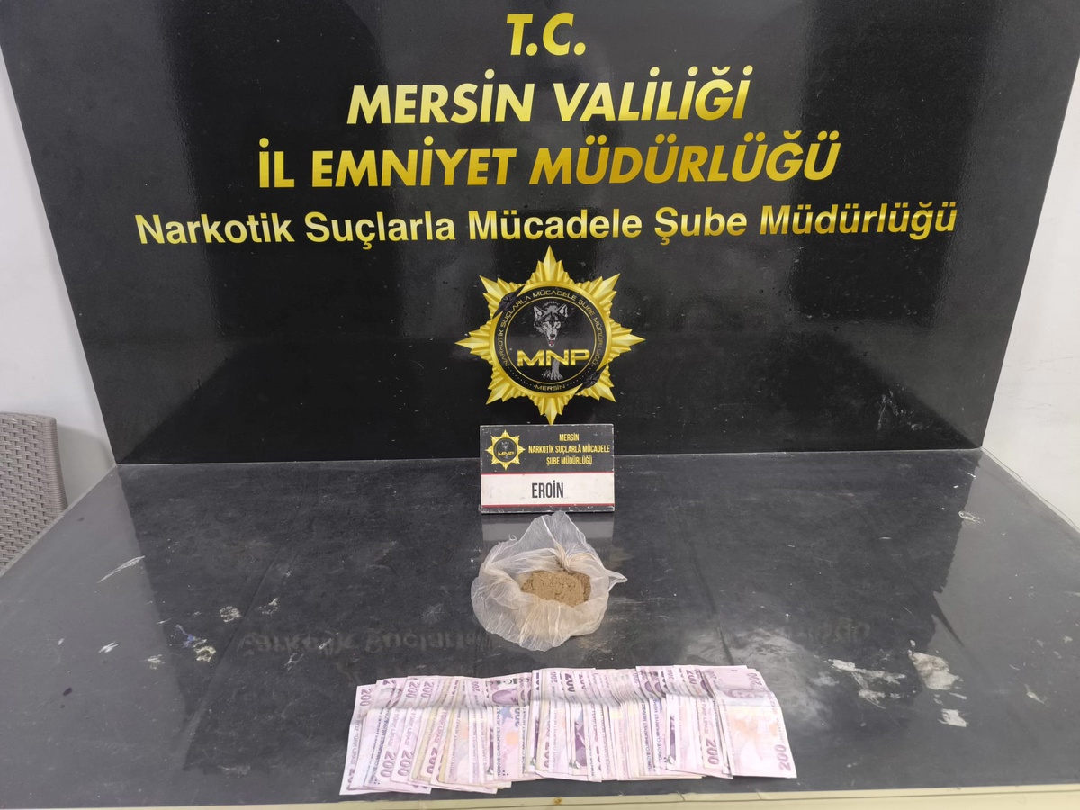 Mersin\'de Uyuşturucu Baskını: 190 Gram Eroin Ele Geçirildi