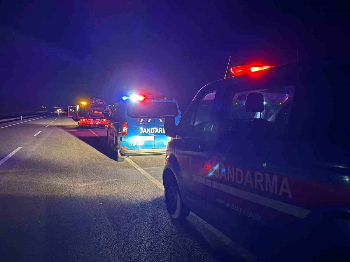 Kayseri\'de Takla Atan Araçta 11 Yaşındaki Kız Çocuğu Hayatını Kaybetti