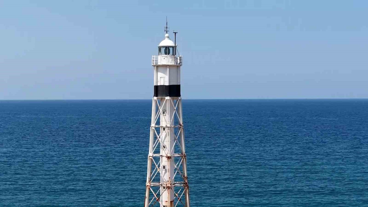 146 yıldır Karadeniz’de denizcilere yol gösteriyor, tarihi kimliğiyle ziyaretçilerin ilgisini çekiyor