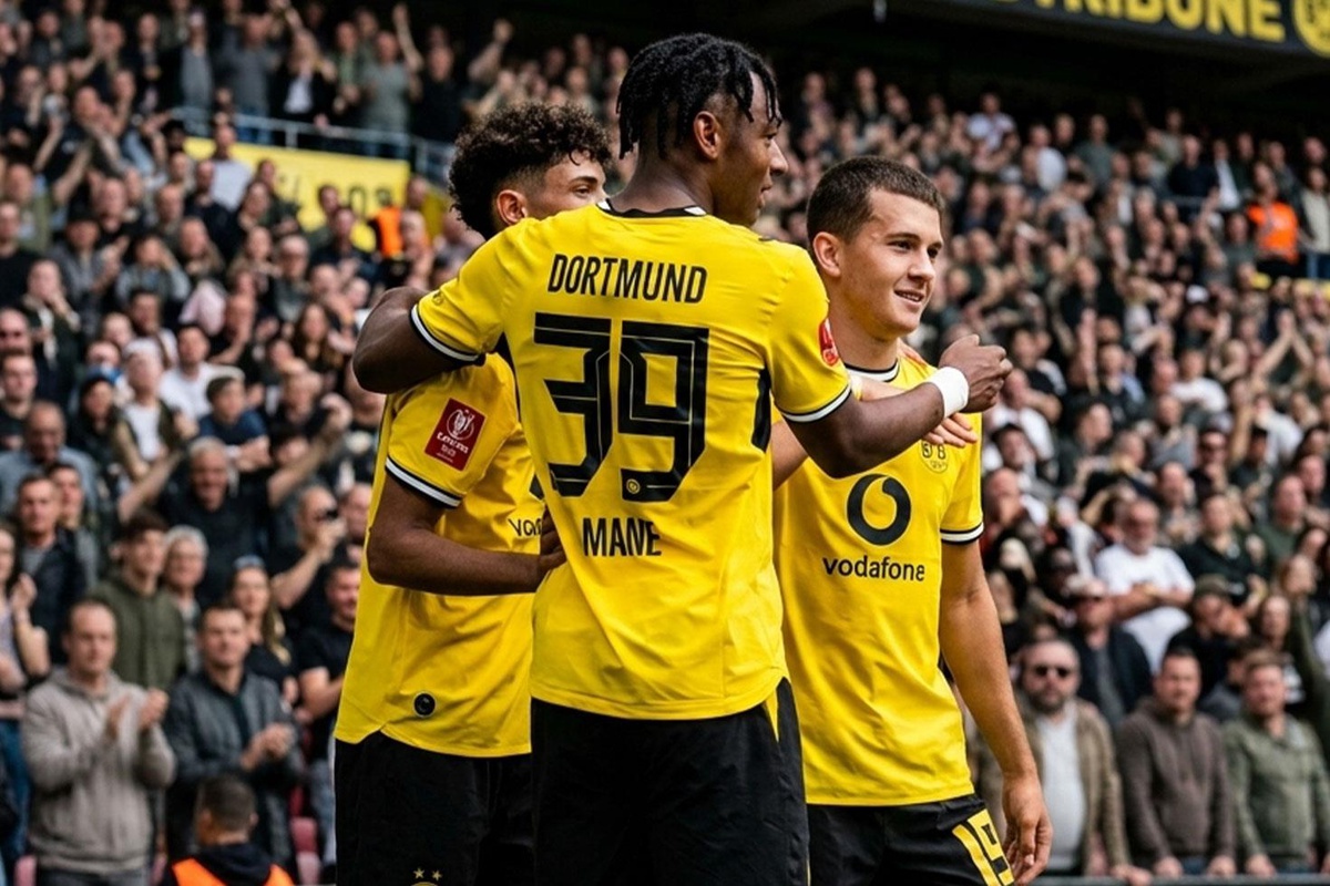 5 gollü muhteşem maçta yeni sezonun ilk kupası Borussia Dortmund\'un