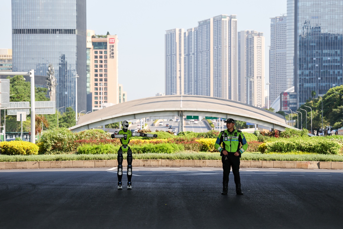 Shenzhen\'de Robotlar Gündelik Yaşamı Şekillendiriyor
