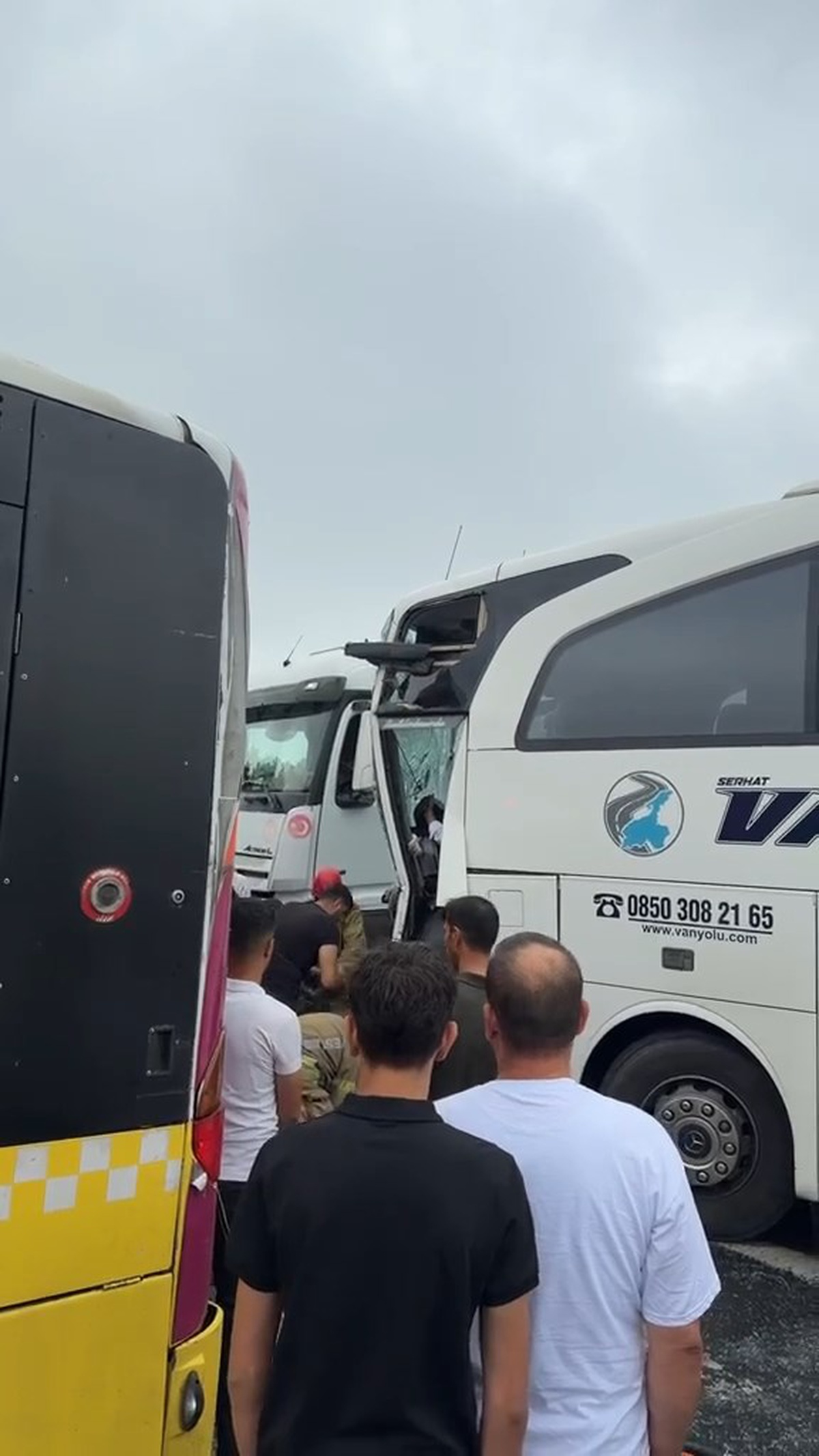 Arnavutköy\'de Otobüs Kazası