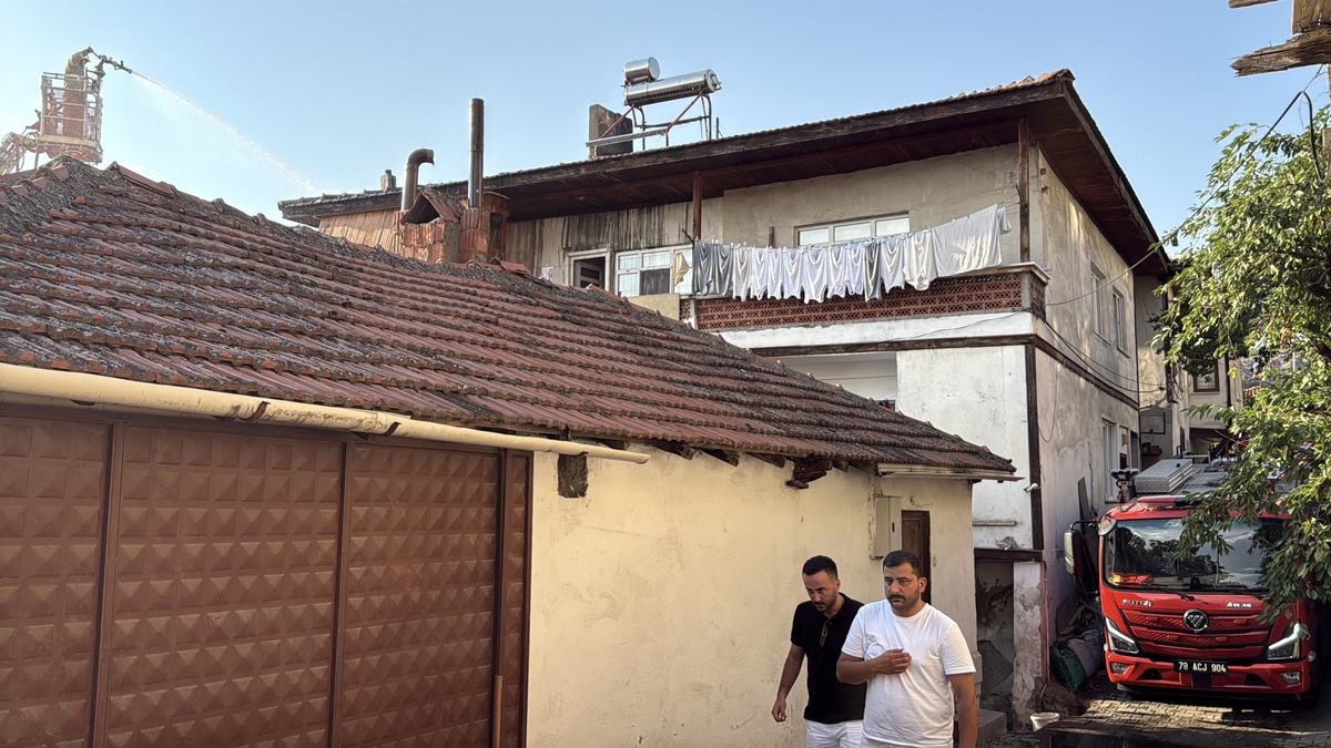 Safranbolu\'da Çatı Yangını