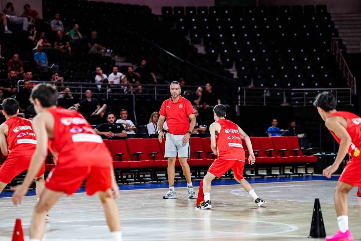 Basketbol Antrenör Gelişim Semineri Ankara\'da Düzenlendi