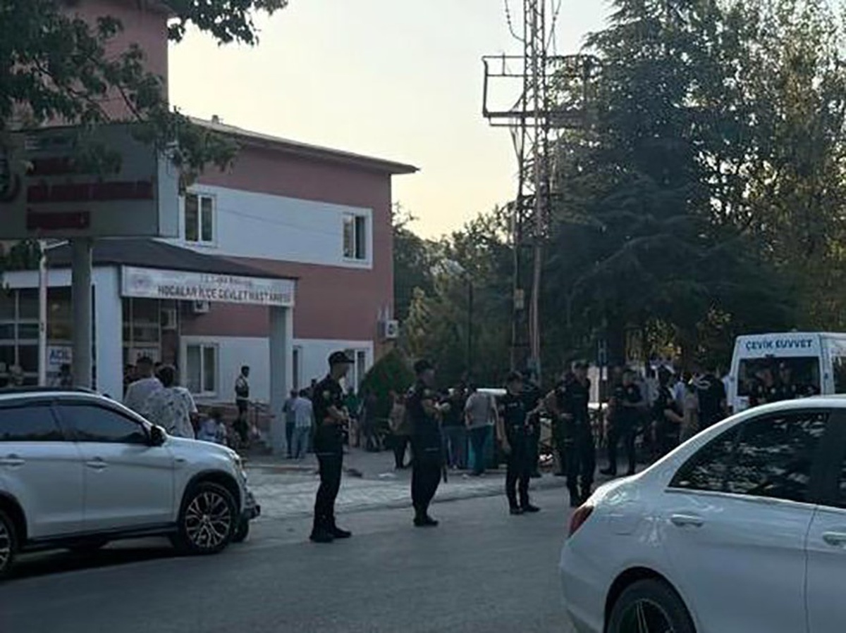 Afyonkarahisar\'da Cinayet: Baba Oğul Tehdit Edildiği İçin Vurdu