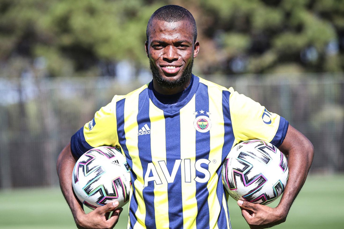 Eski Fenerbahçeli Enner Valencia\'dan 1 yıllık dev imza