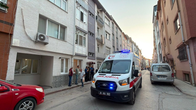 Evine 200 metre kala yere yığılan 72 yaşındaki adam hayatını kaybetti