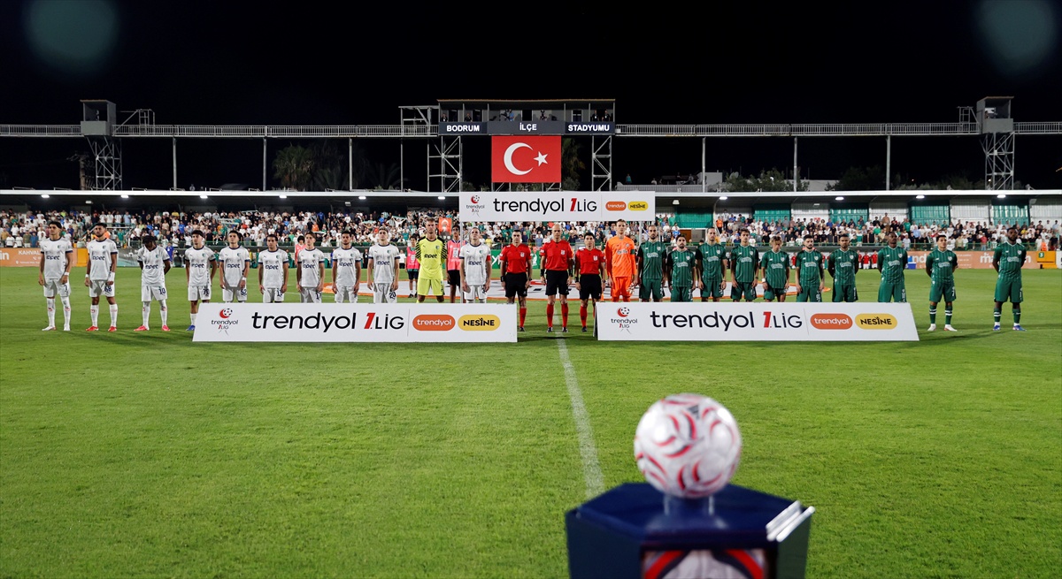Fener\'in eski yıldızından füze! Bursaspor sezona galibiyetle başladı
