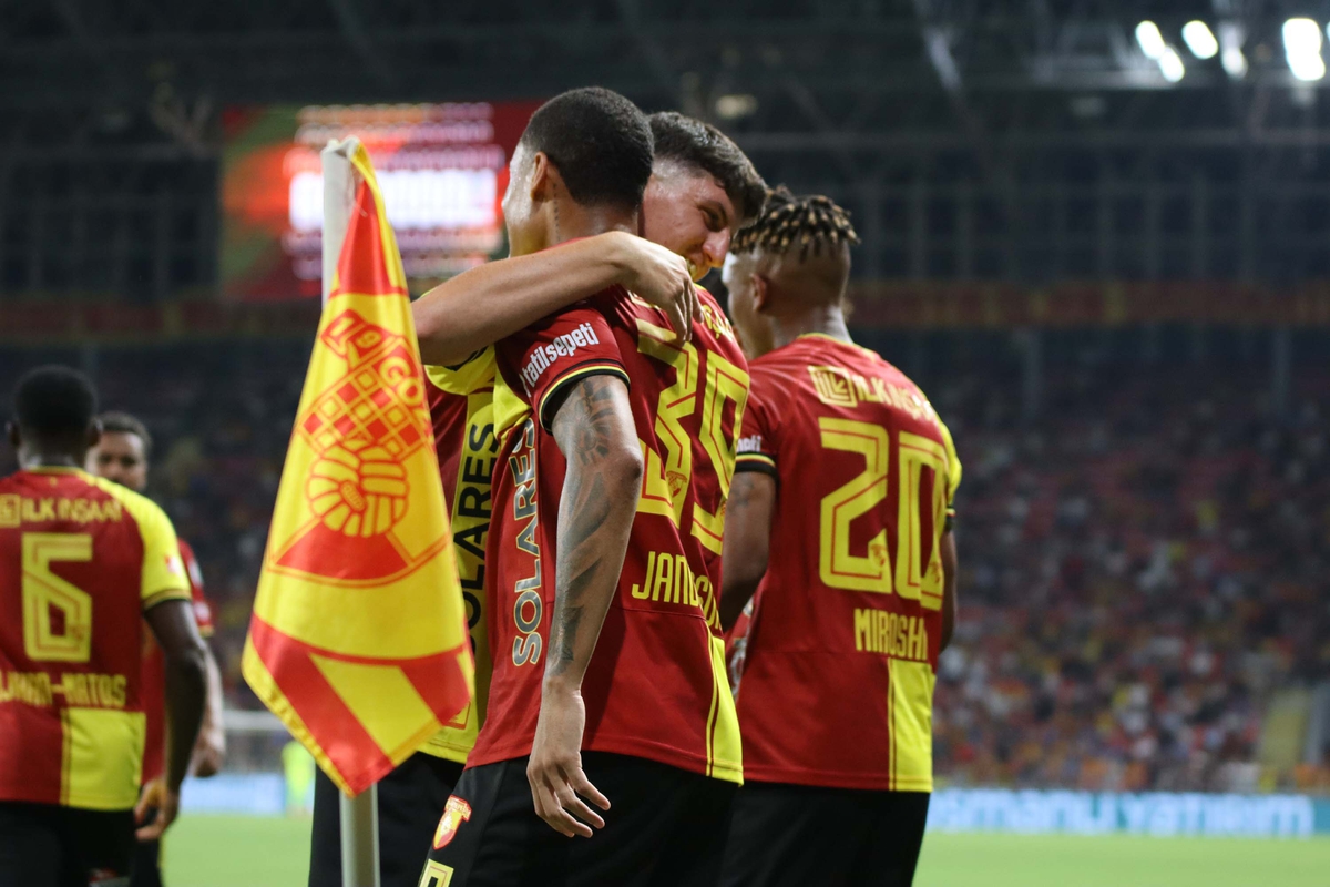 Göztepe, Trabzonspor\'u Jübilede Yendi