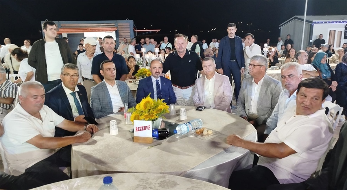 Bülent Turan Güneyli Köyü\'nde Düğün Attı
