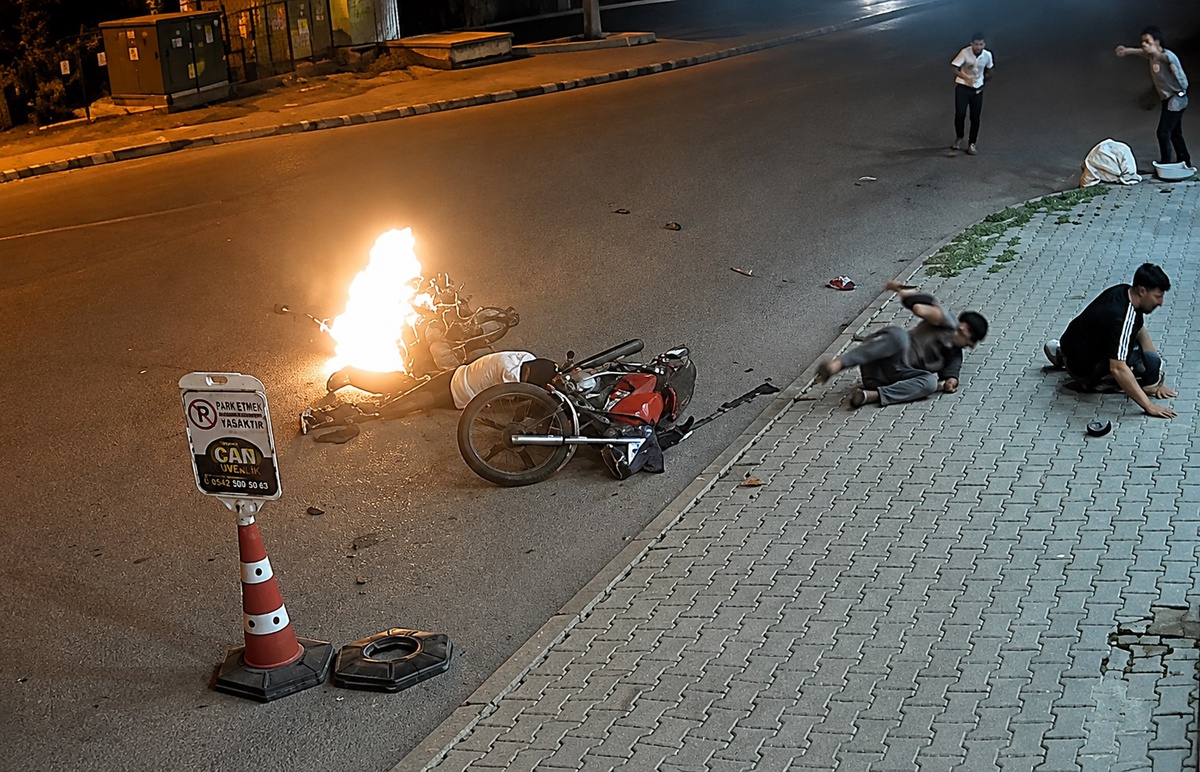 Birecik\'te Motosiklet Kazası: 3 Yaralı